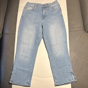MNG Light Blue Women's Cropped Jeans size 4
